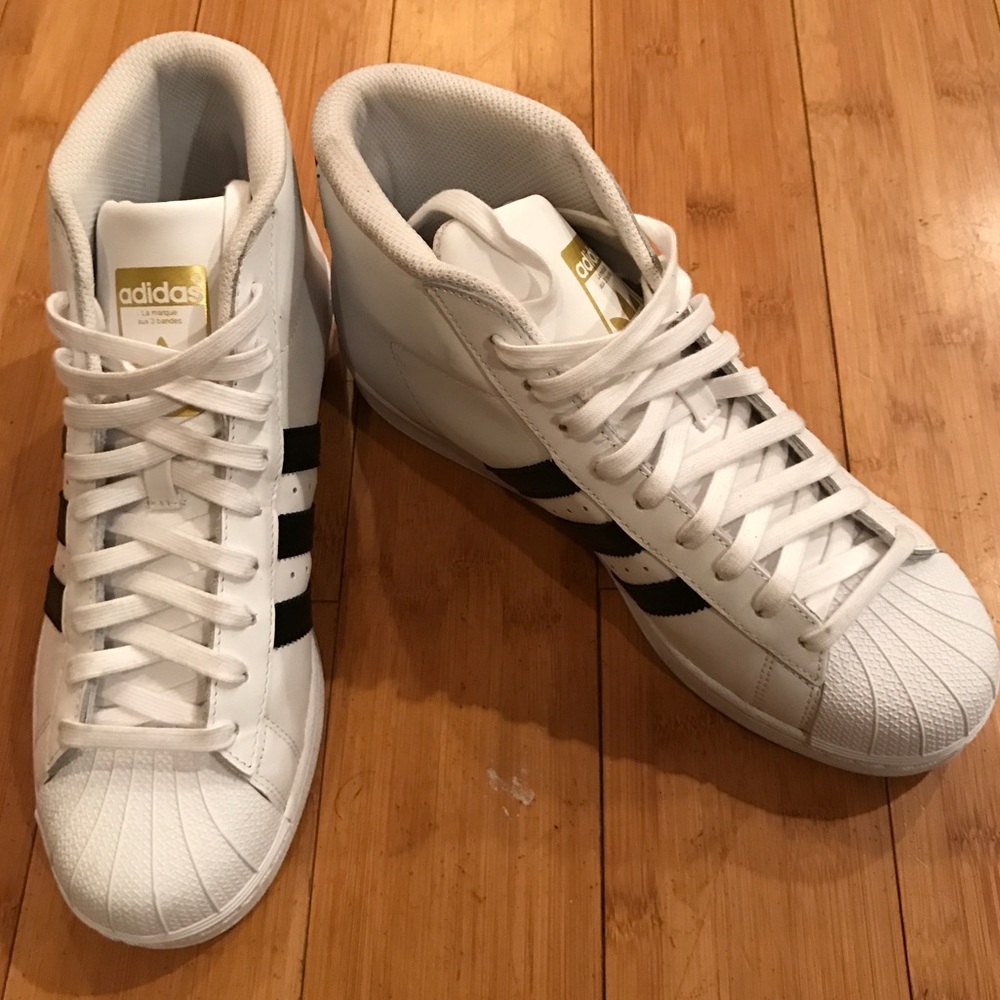 NWOT Adidas "Pro Model" High Top Sneaker, 10 wmns
