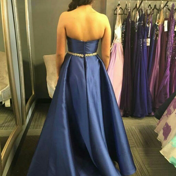 Ellie Wilde Size 8 floor length gown - Picture 3 of 5