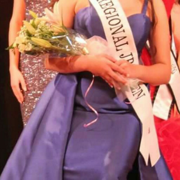 Ellie Wilde Size 8 floor length gown - Picture 5 of 5