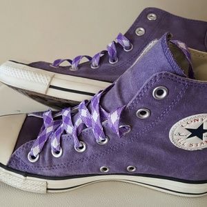 *SALE* Purple High top Converse *SUPER CUTE*