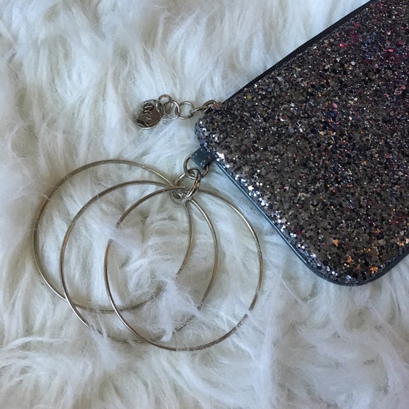 NY&Co, Silver Glitter Bangle Wristlet - Picture 3 of 7