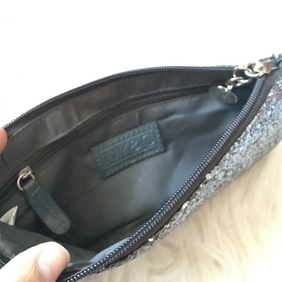 NY&Co, Silver Glitter Bangle Wristlet - Picture 6 of 7