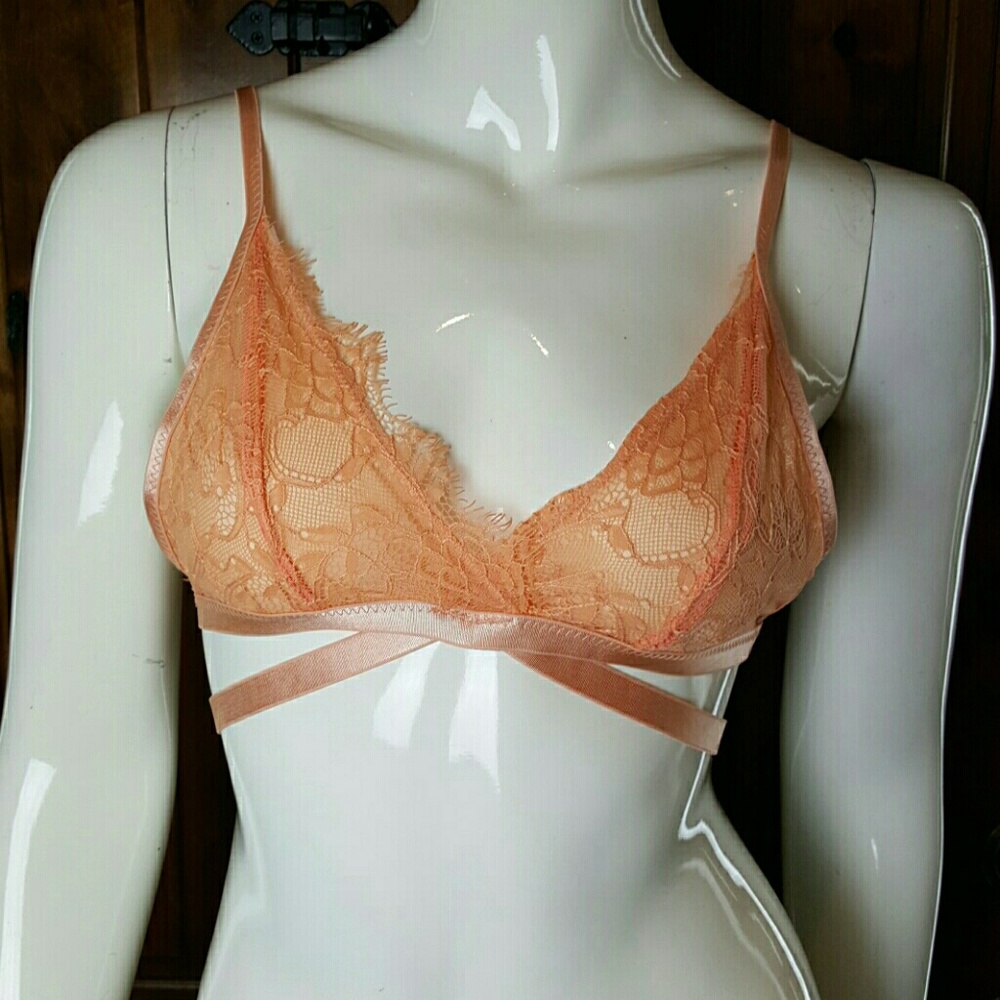 New Coral Bralette Cut Out Blush strappy bra - Picture 4 of 4