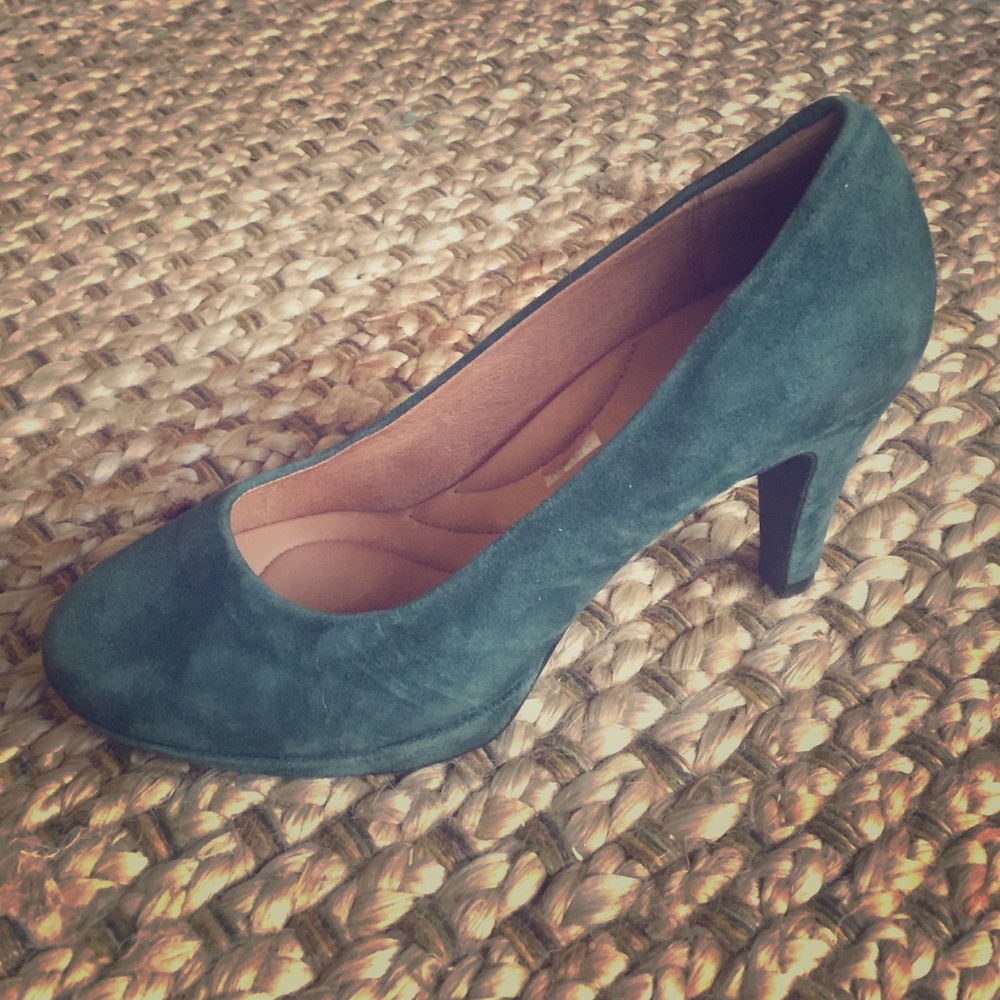 Clark heels, 3 inches.