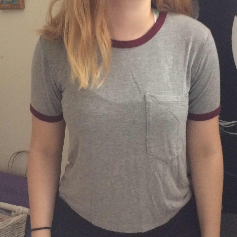 GREY BRANDY TEE WITH MAROON LINING