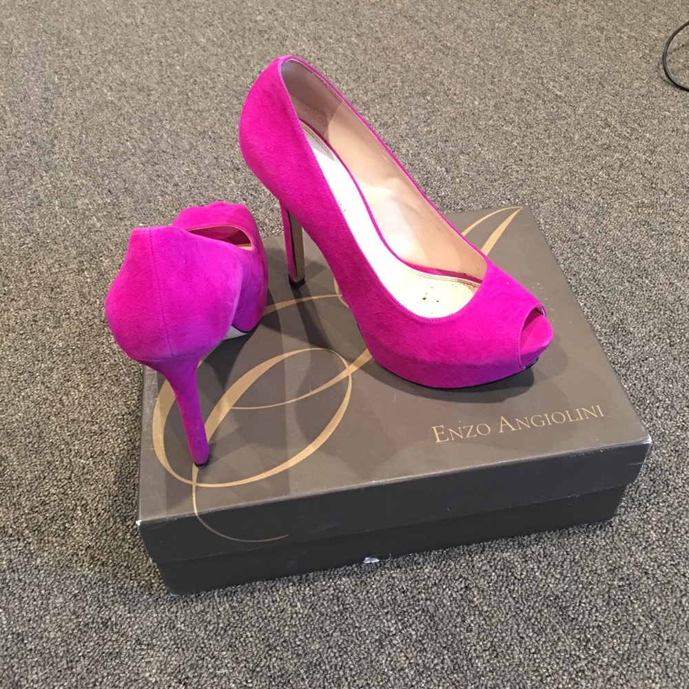 Magenta Pumps