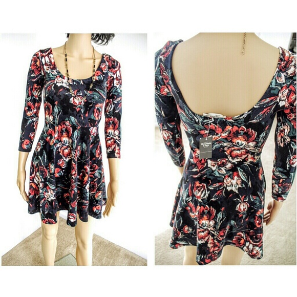 Vibrant Floral Skater Dress - Picture 3 of 3