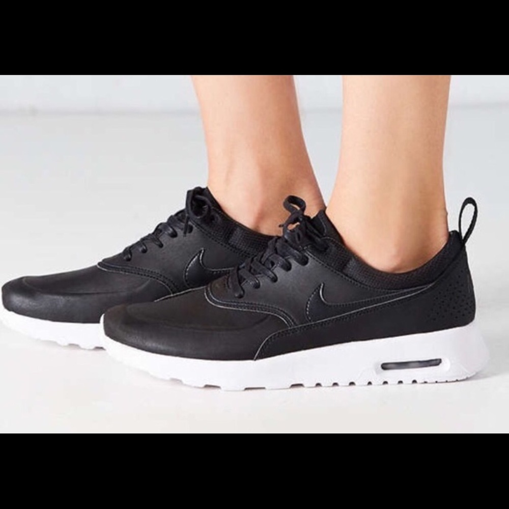 EUC Nike Air Max Thea Premium Sneaker