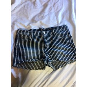 Kardashian Kourtney Shorts size 14