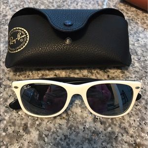 Ray-Ban Wayfarer White & Black