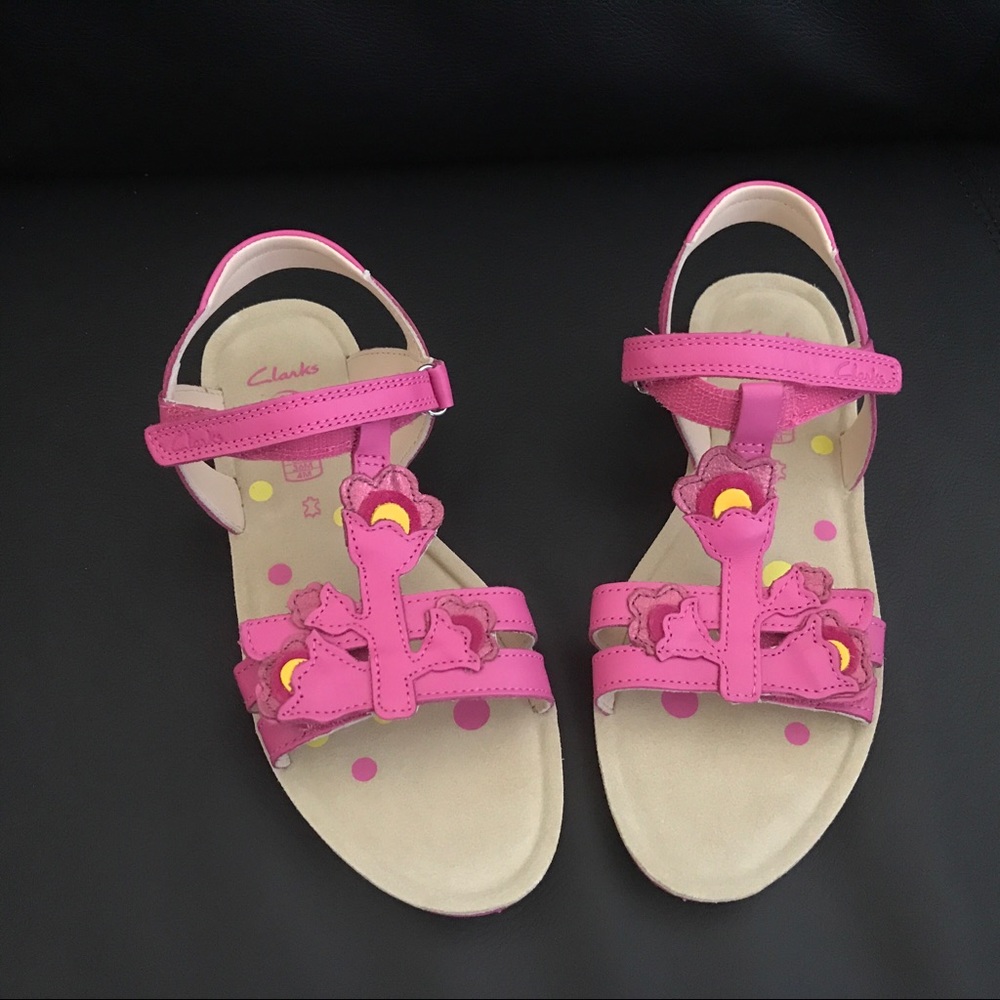 CLARKS PINK LEATHER SANDALS