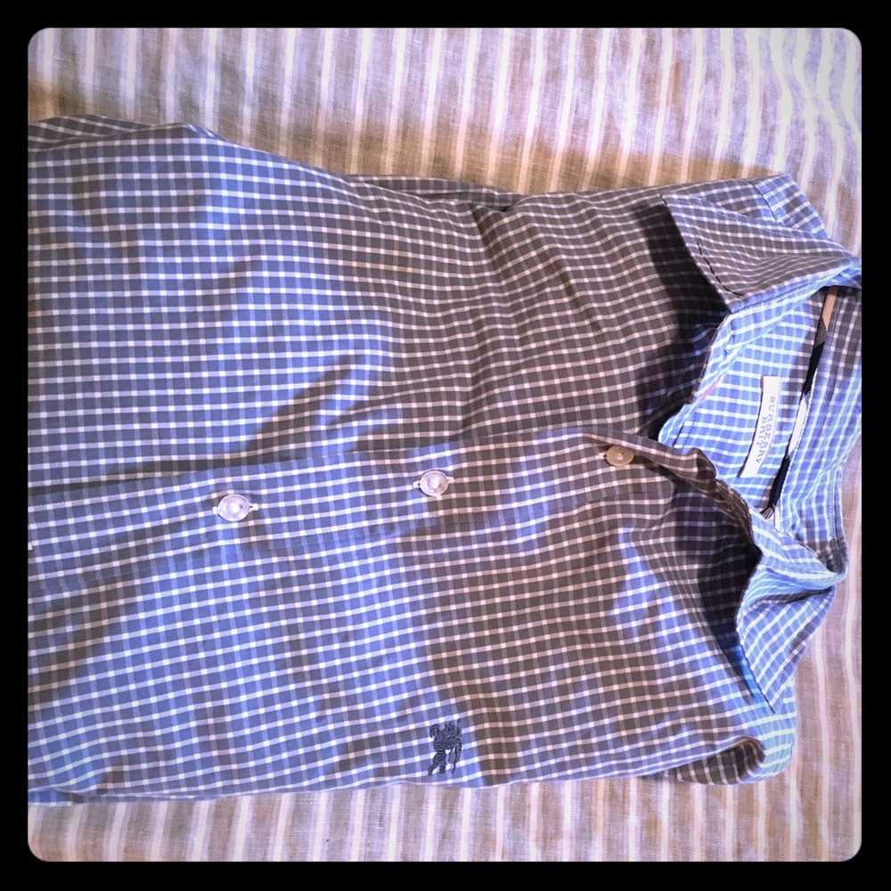 Burberry medium size fresh shirt.
