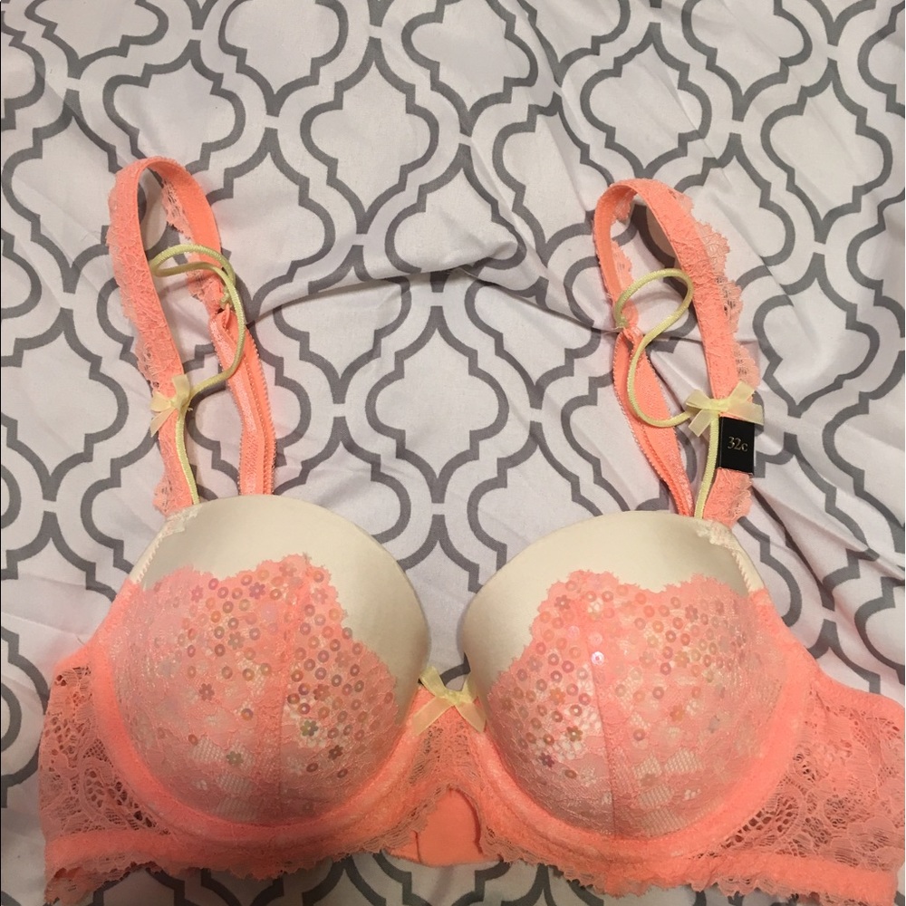 VS lace bra