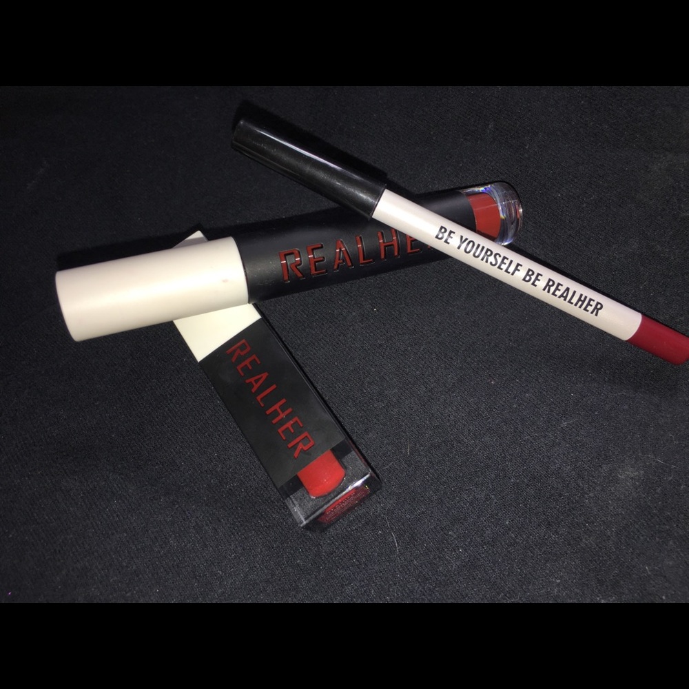 Real her lip kit. 💄