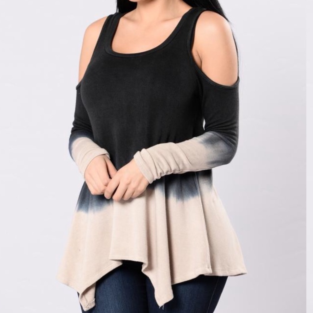 ❌Sold❌Cold shoulder ombre top