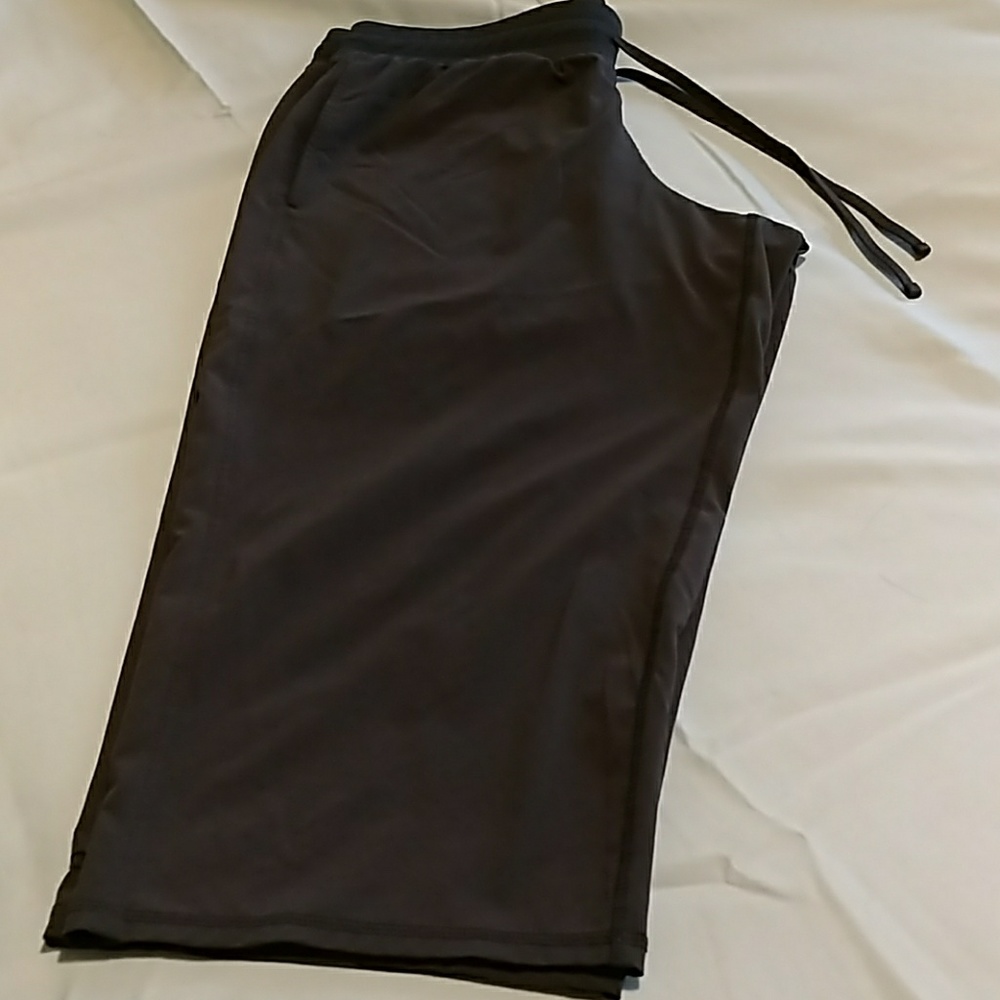 Charcoal grey athletic capris