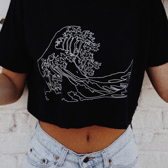 Brandy Melville black waves cropped tee - Picture 1 of 2