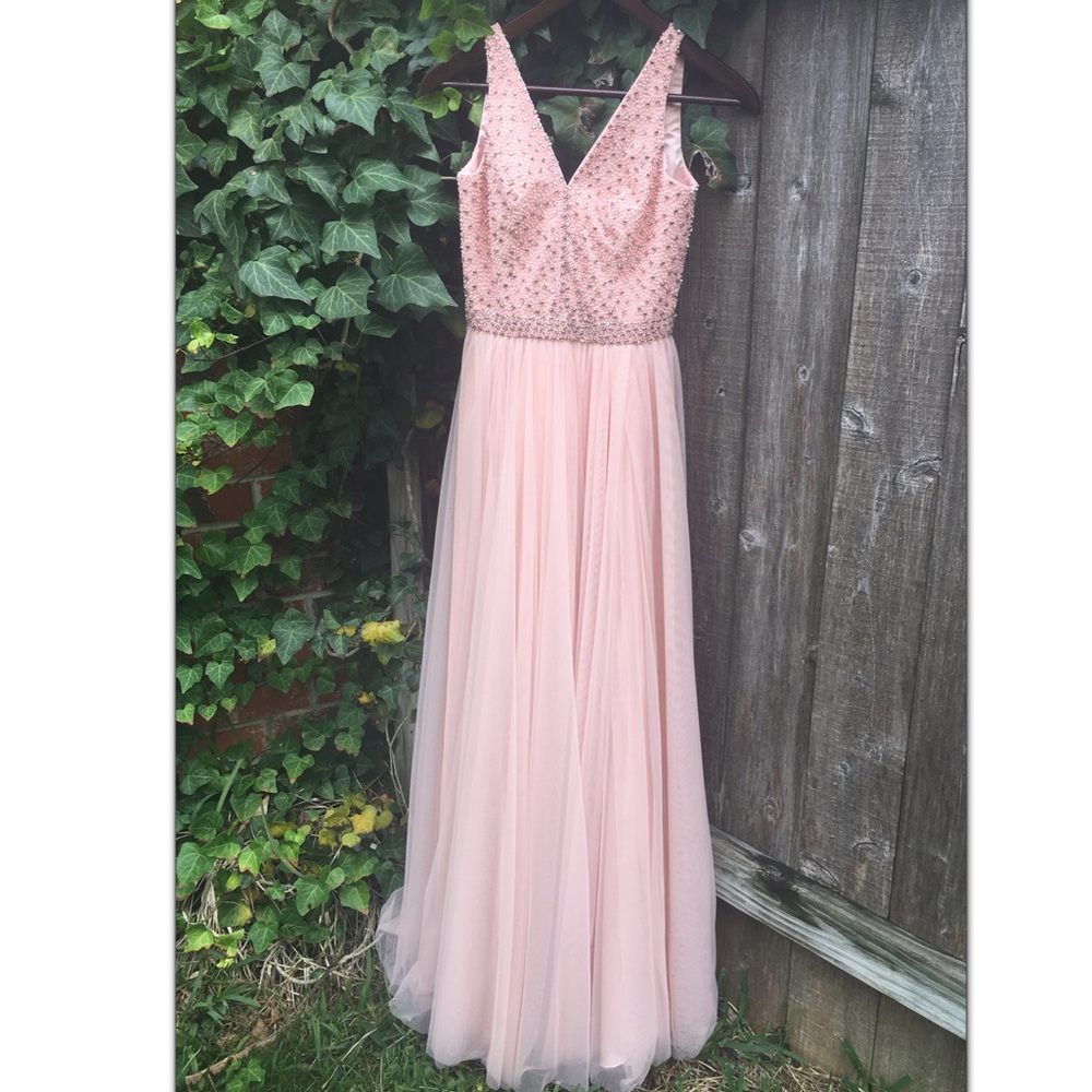 🌺MAKE OFFER!🌺Sherri Hill pink formal w/beading.