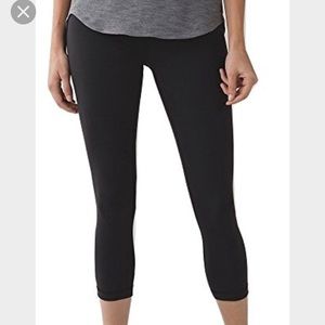 Lululemon Cropped Wunder Under cotton yoga pants