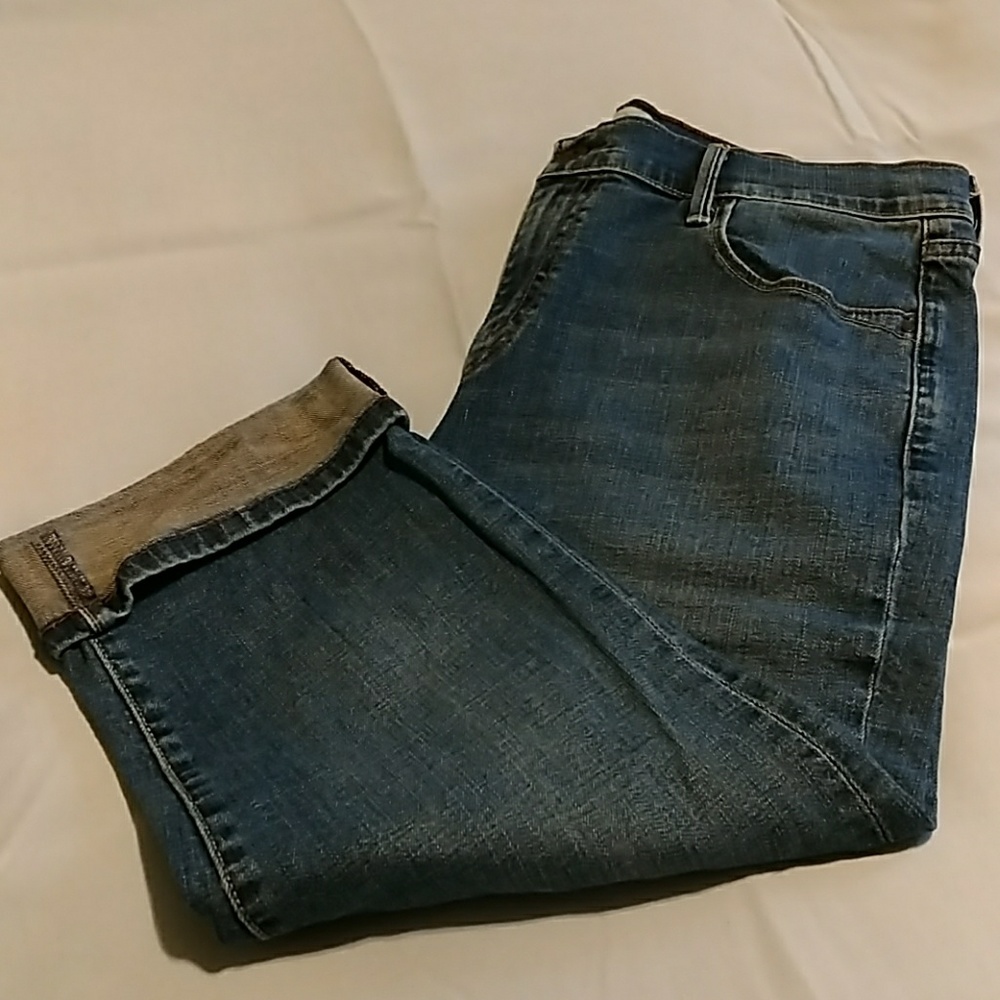 Levi's denim capris