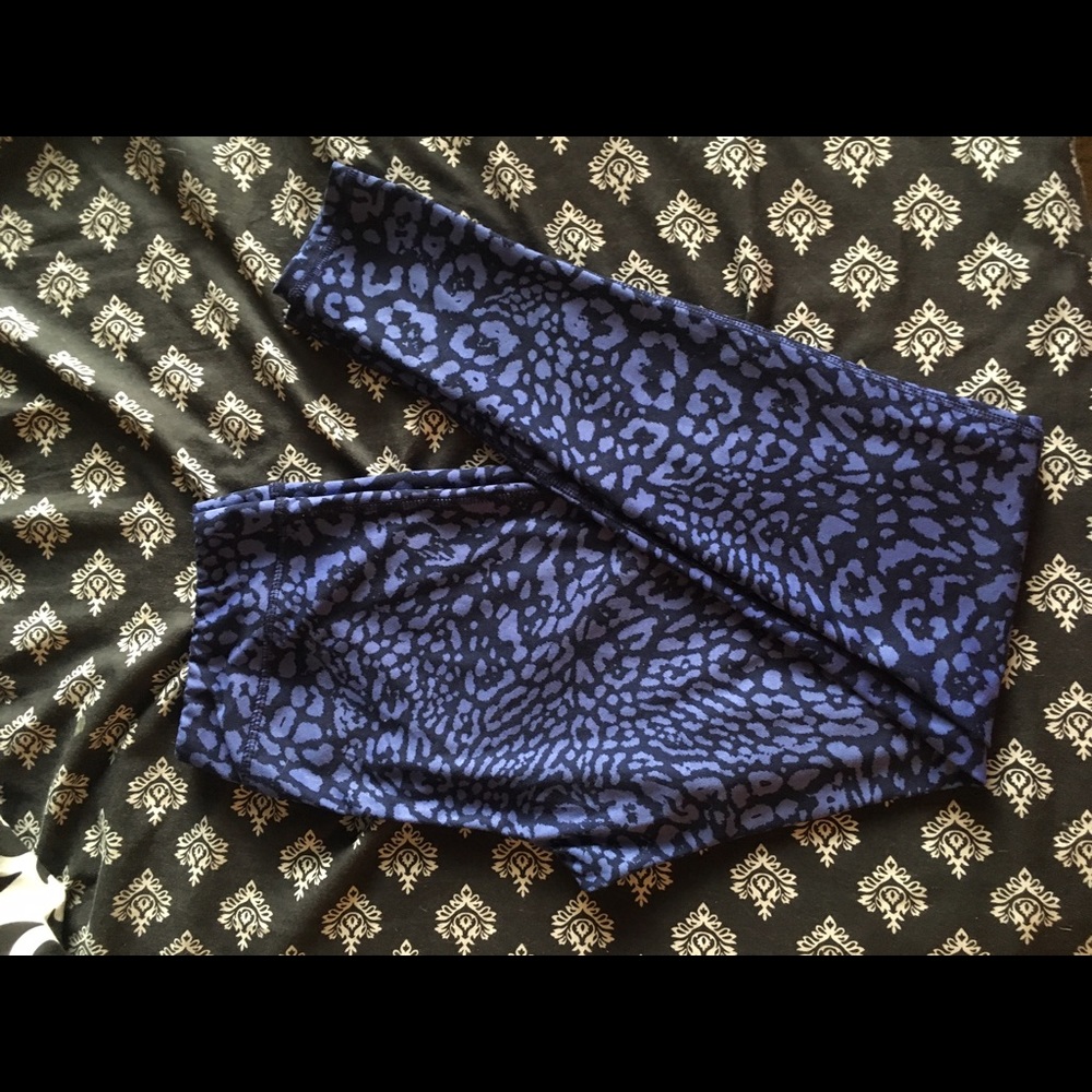 Cheetah print leggings.