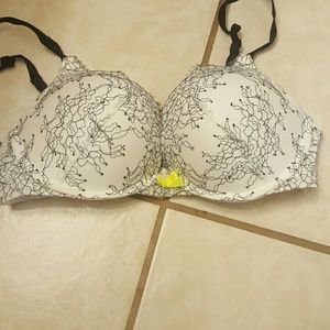 Victoria's Secret Bombshell Plunge bra