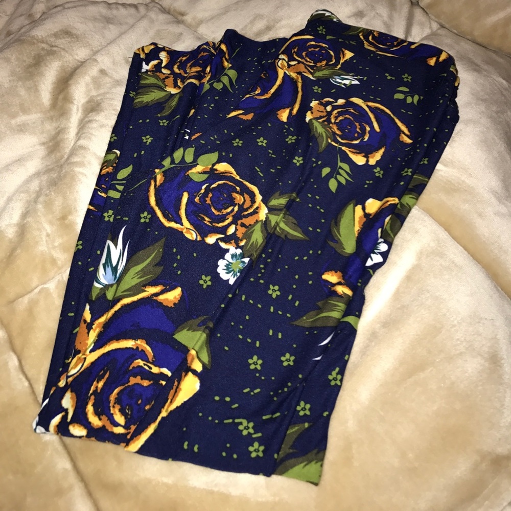 LulaRoe Beauty and the Beast TV leggings!