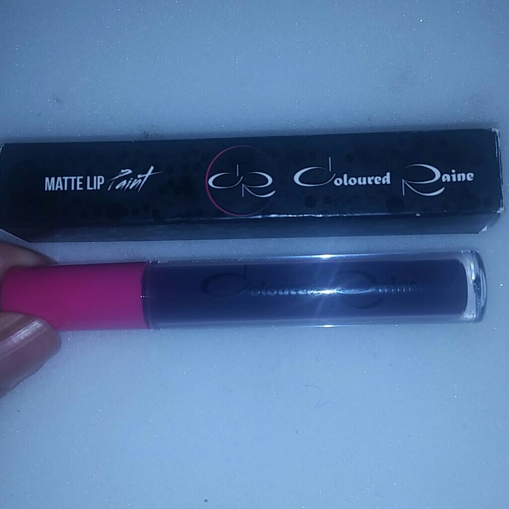 Coloured Raine Liquid lipstick in Swerve