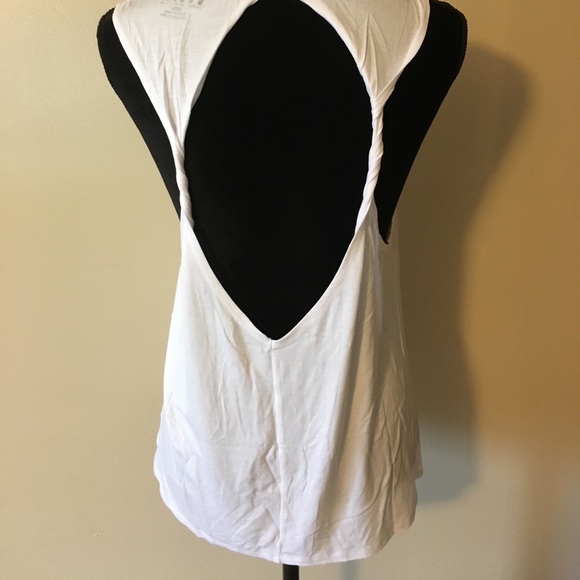 🌻New🌻 Boho Twist Back Workout Top - Picture 5 of 5