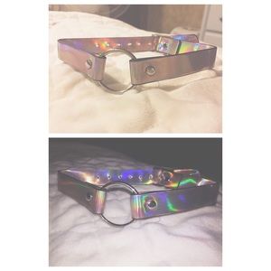Holographic choker