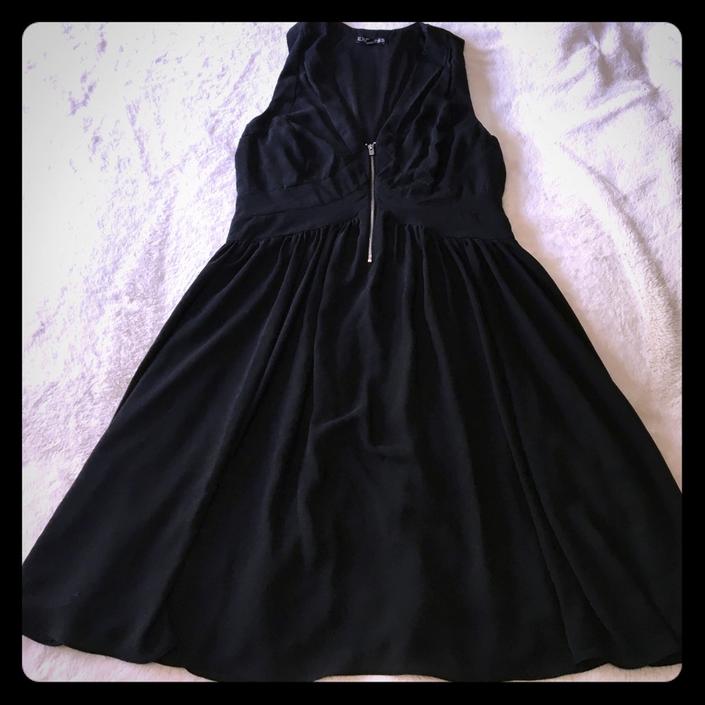 Black Express Dress with Zipper Detail