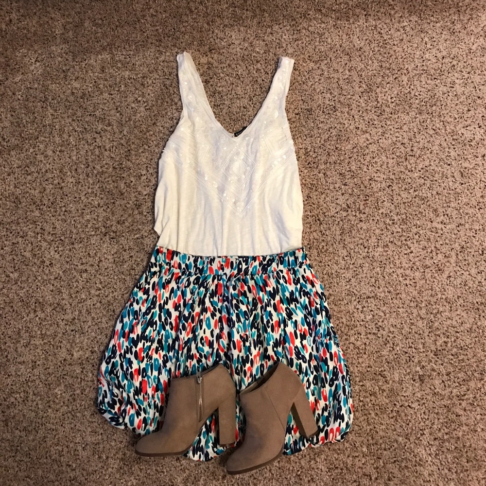 Bold Forever 21 Skirt (with pockets!!)
