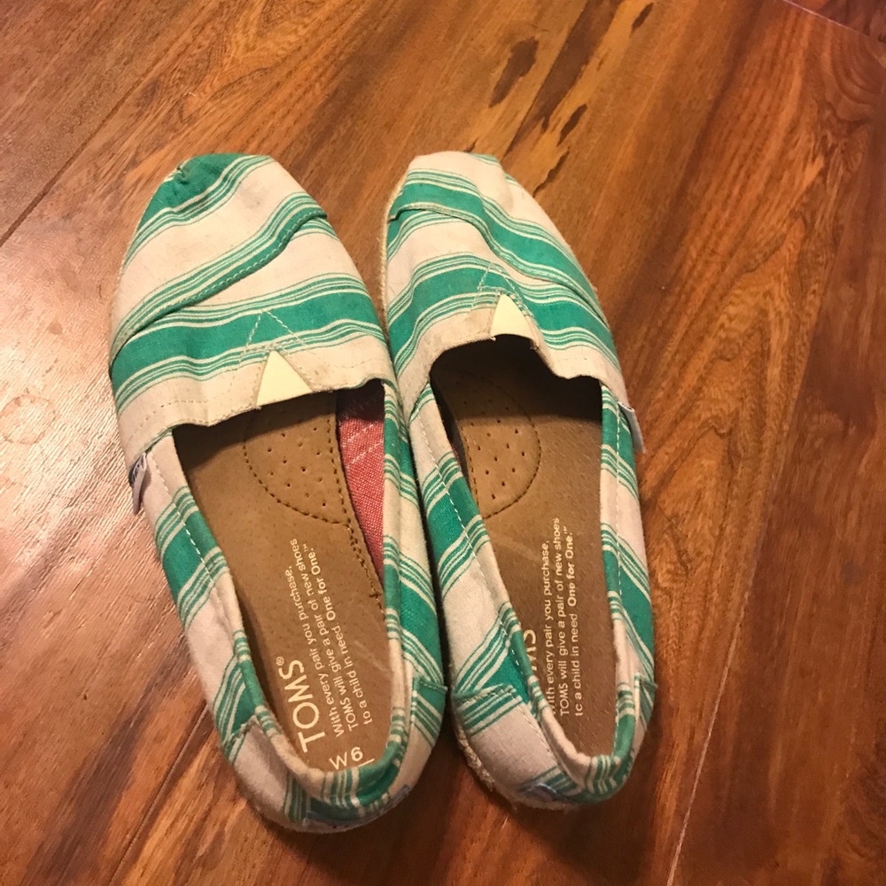 Toms