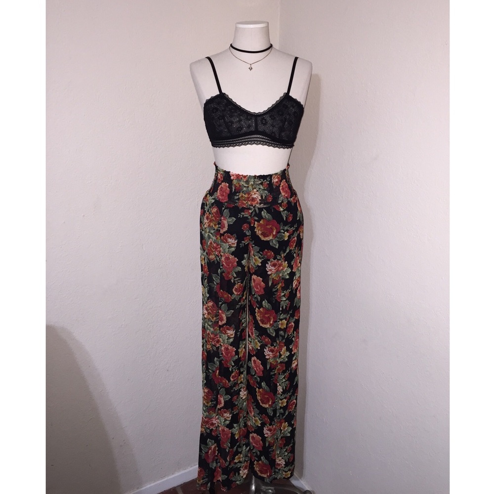🌹NWOT Floral Sheer Palazzo Pants w/shorts🌹