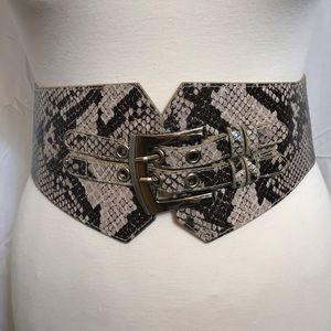 Bebe Waist Trimming Snakeskin Belt
