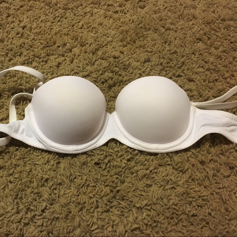 VS PINK wear everywhere strapless push up bra 32A
