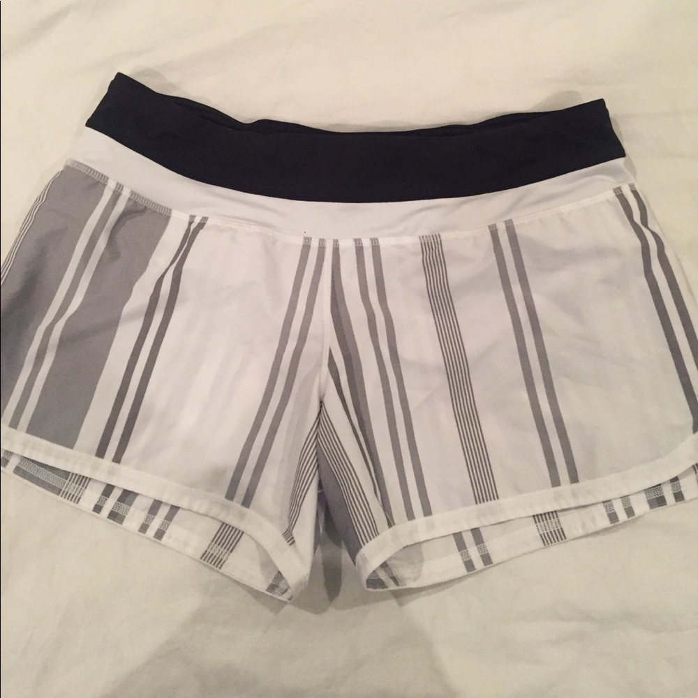 Lululemon White running shorts size 8