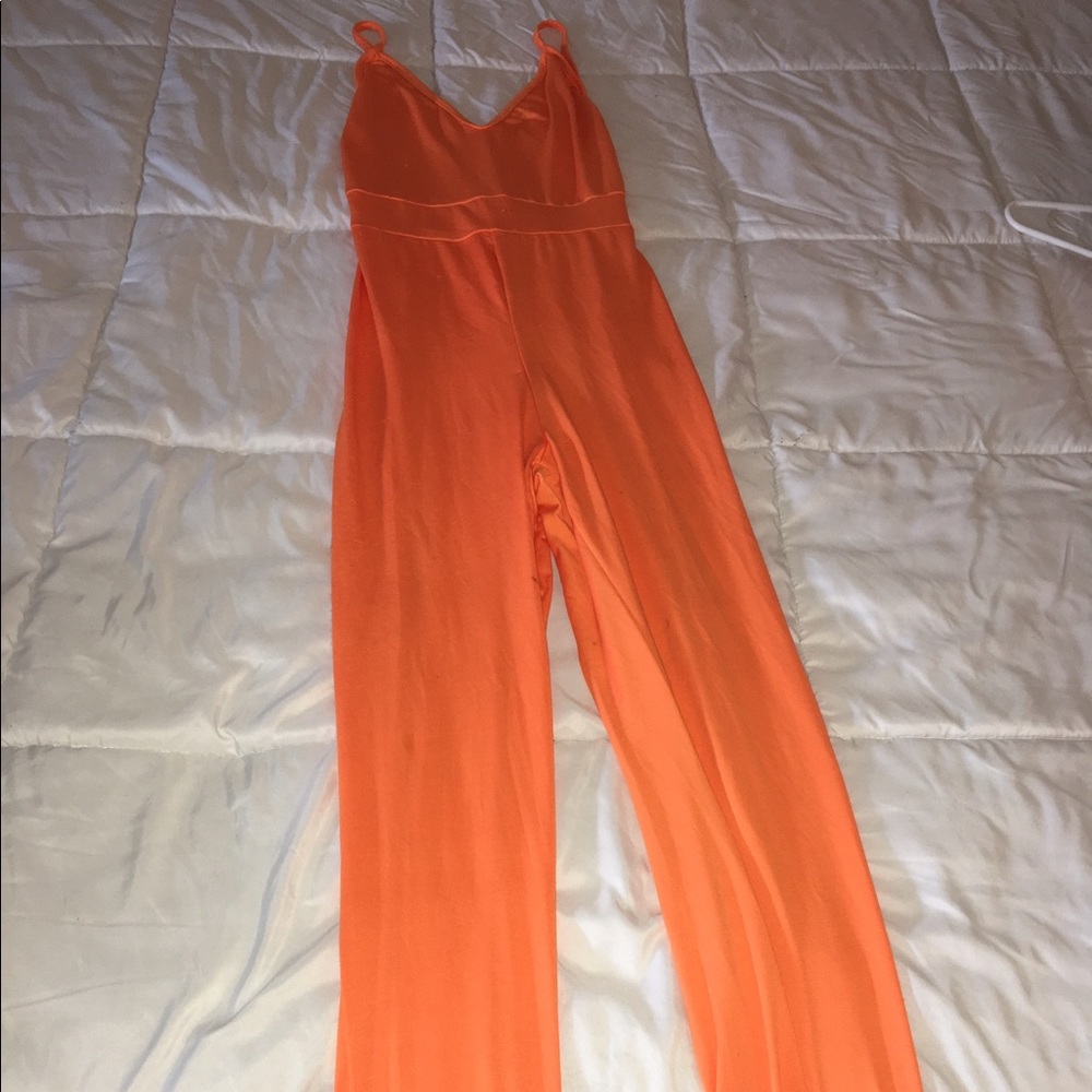Orang jumpsuit