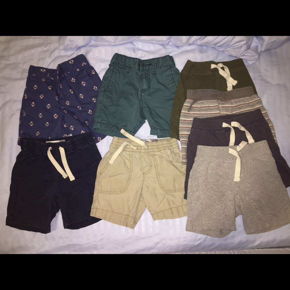 Lot Of 8 pair of old navy shorts size 18-24 mnths
