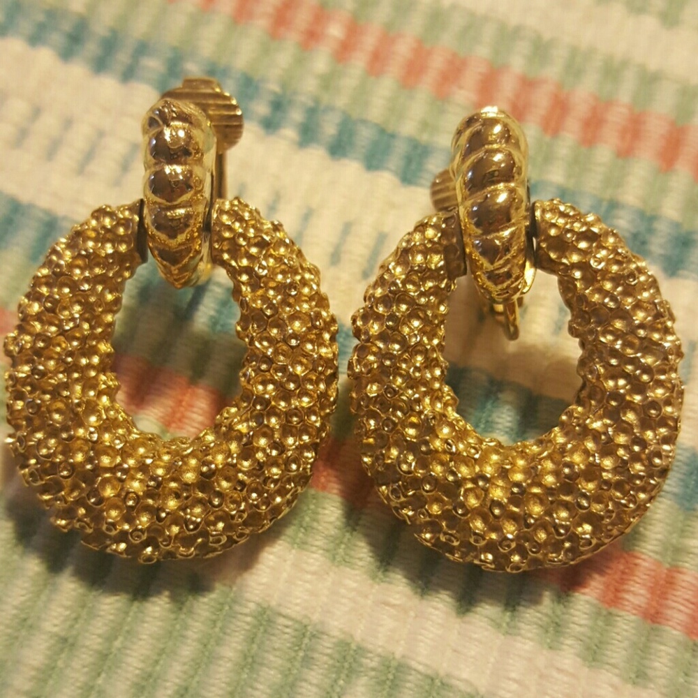 Very nice Vintage earrings gold tone