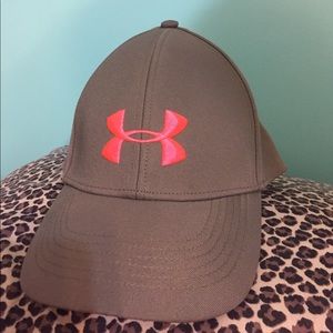 Underarmour logo olive green hat