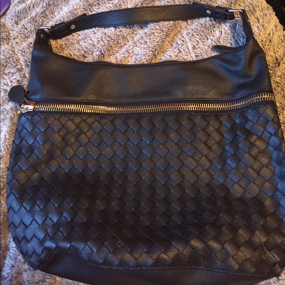 Black shoulder bag