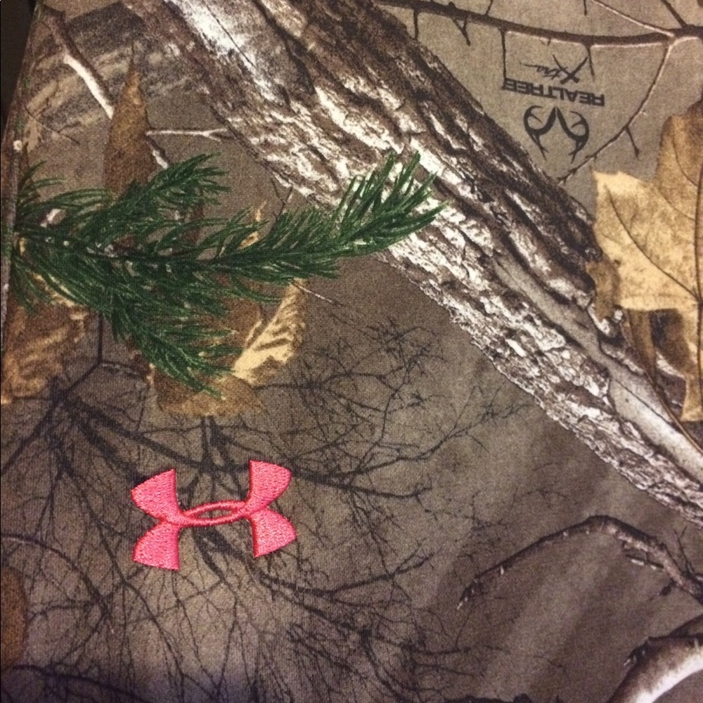 ⭐️Under Armour fleece lined CAMO pants ⭐️size LG