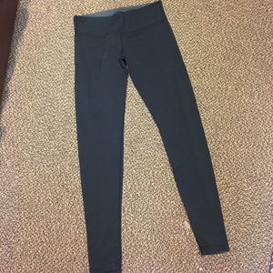 Reversible lululemon wunder under leggings