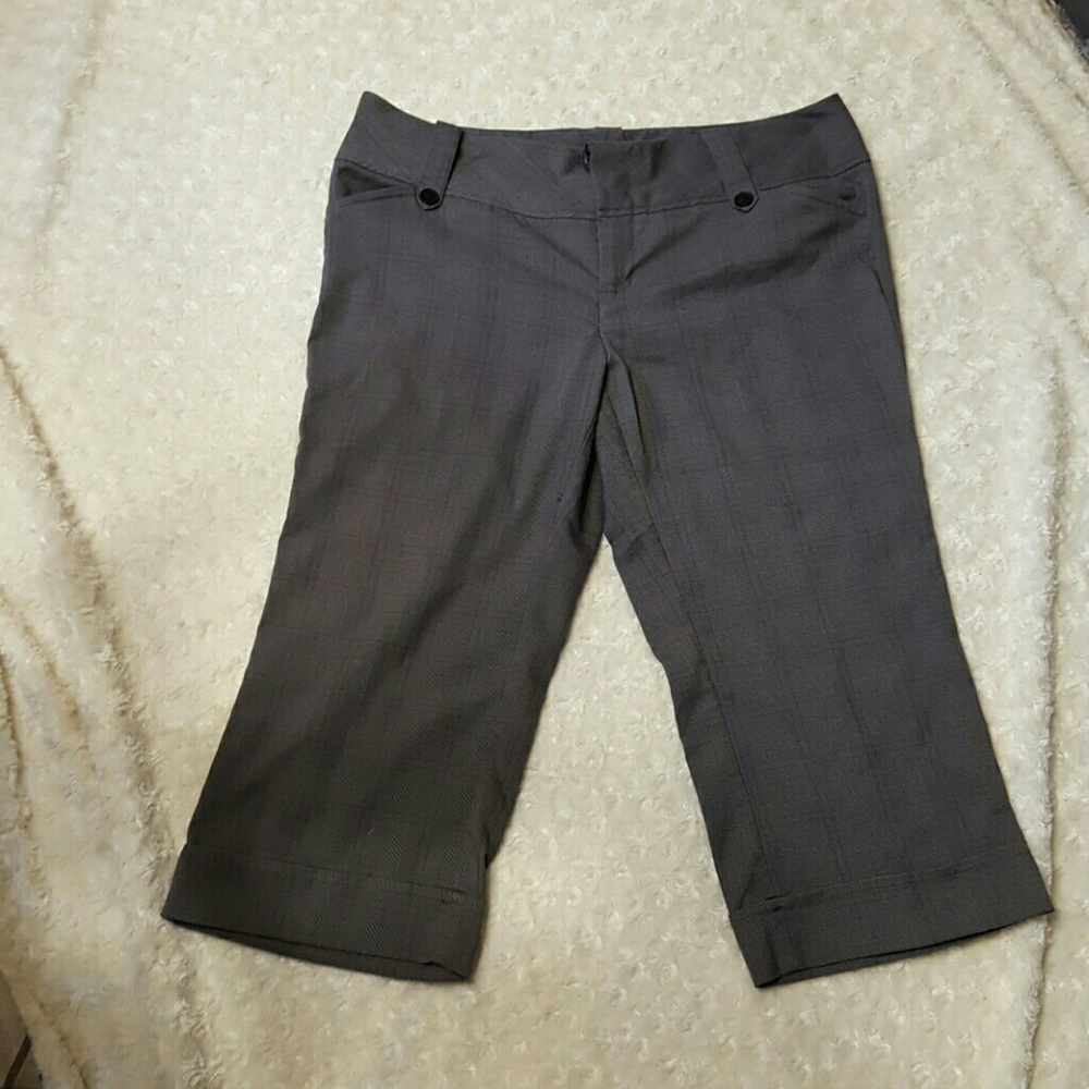 Capris - Picture 2 of 7