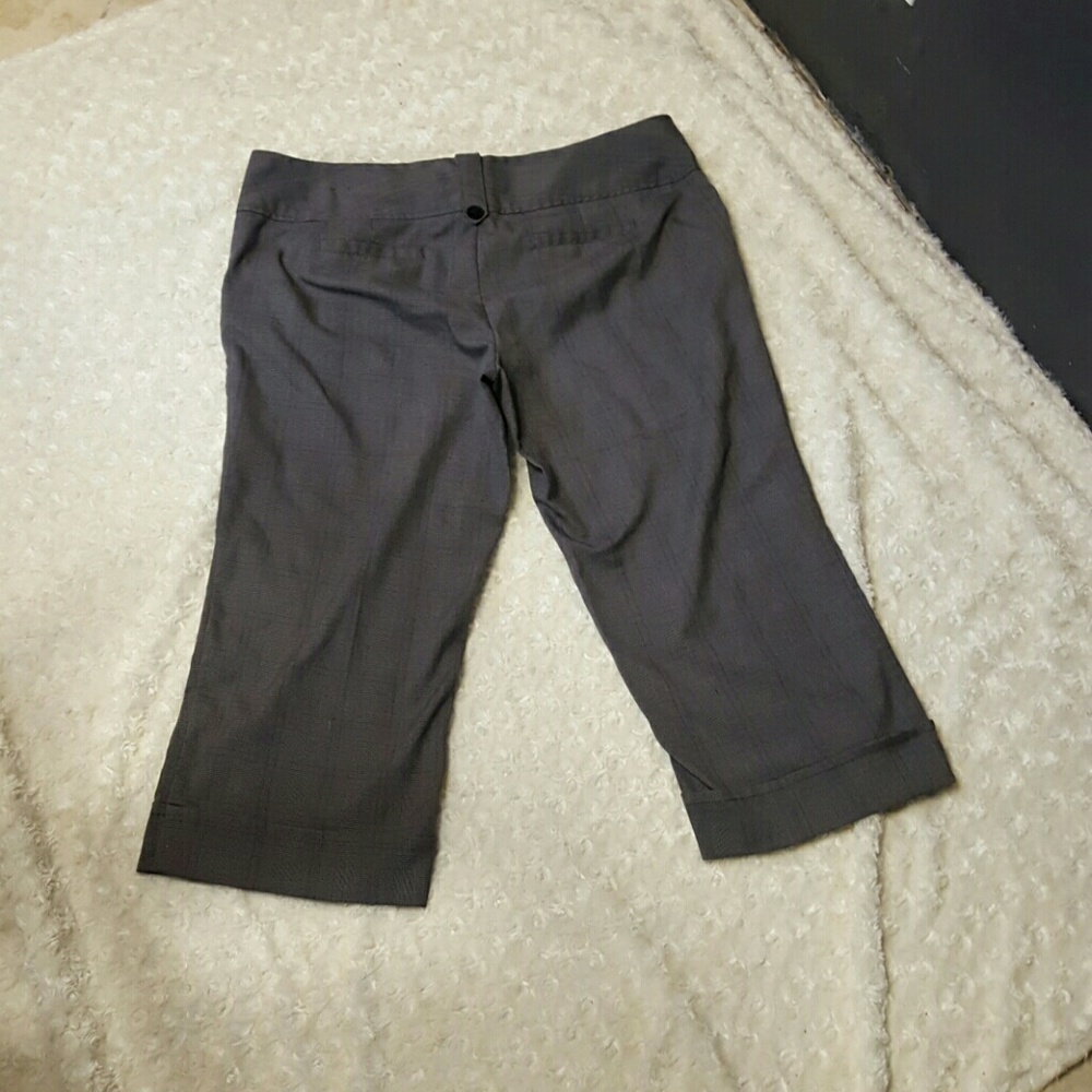 Capris - Picture 3 of 7