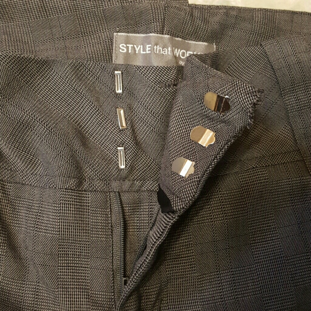 Capris - Picture 7 of 7