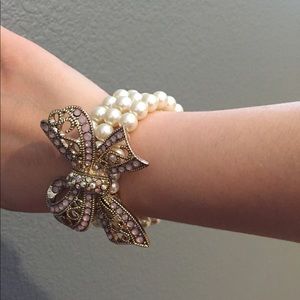 Pearl bow bracelet