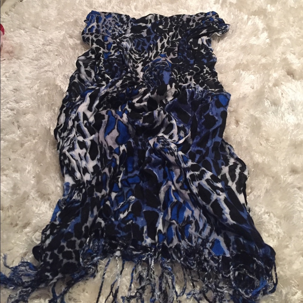 Cache Leopard Blue Scarf - Picture 3 of 5