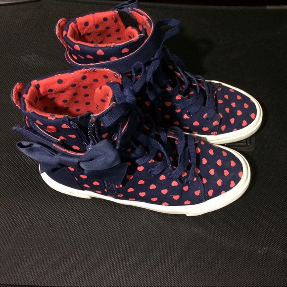 ❣️SOLD❣️ Ugg Sneakers with Bow for Girls - Picture 2 of 4